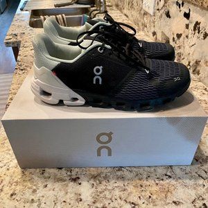 Like New On Cloud Cloudflyer Women's Size 10.5 Wide